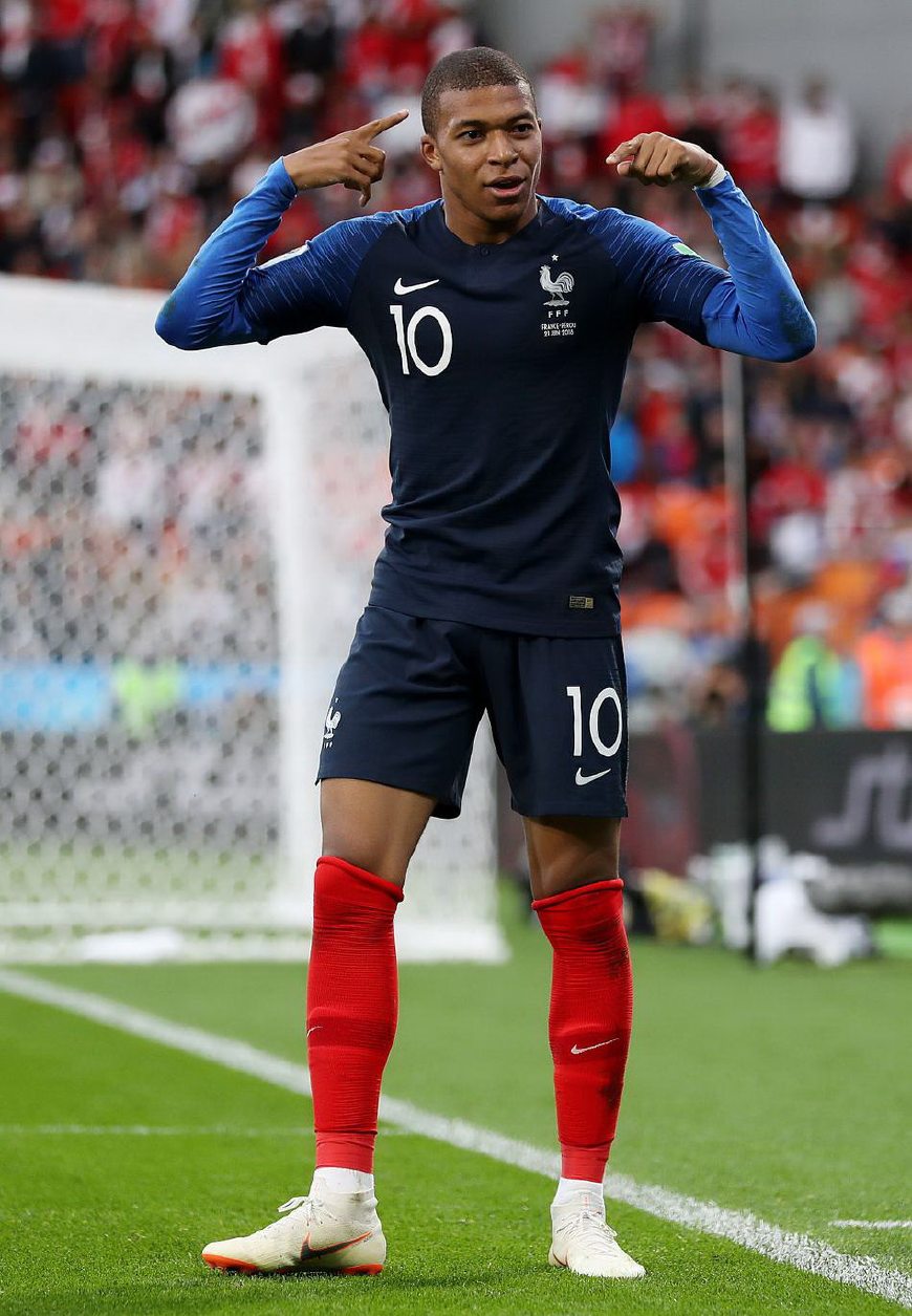 全尤文：巴萨对DV9很感兴趣，热刺、切尔西和拜仁也在关注情况（全尤文：巴萨看上DV9，热刺、切尔西及拜仁同样在跟进）