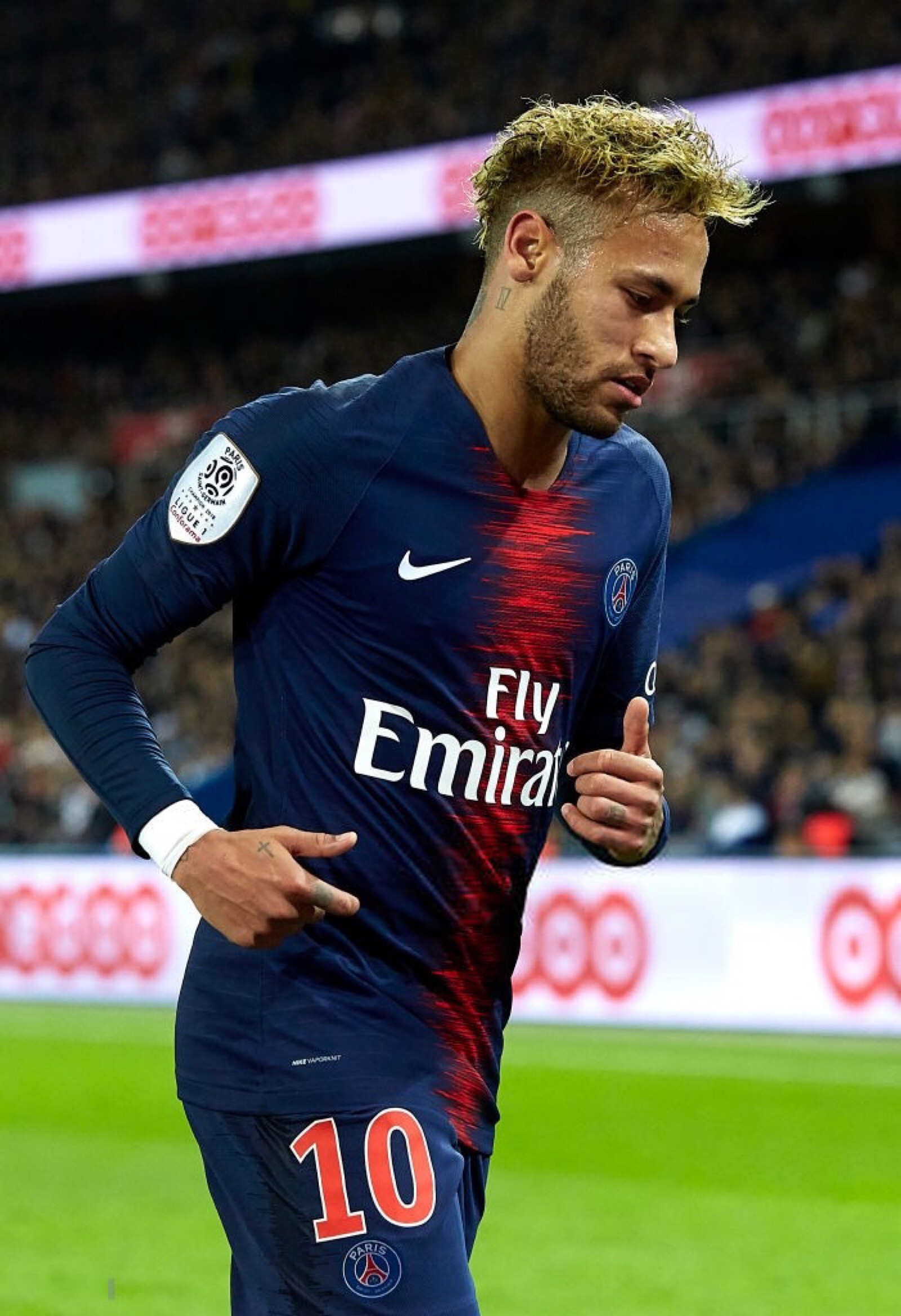 德转列土耳其球员历史身价榜：居莱尔9000万欧元高居第一（德转发布土耳其球员历史身价榜：居莱尔以9000万欧领跑）