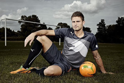 萨利巴复出对手教练下课，阿森纳赛前现变动（萨利巴回归之际对方主帅下课，阿森纳赛前突生变）