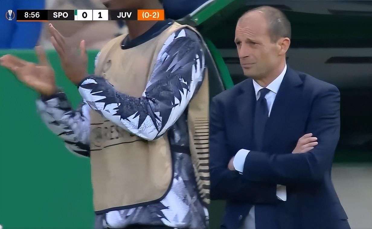 青岛西海岸晒视频：把口号带到诺坎普，老外喊“战斗青岛队”（青岛西海岸发布视频：将口号带到诺坎普，外籍球迷齐声高喊“战斗青岛队”）