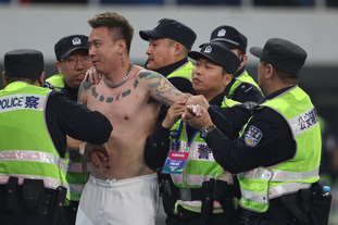 巴黎中场控制力全面升级（巴黎中场统治力全面提升）