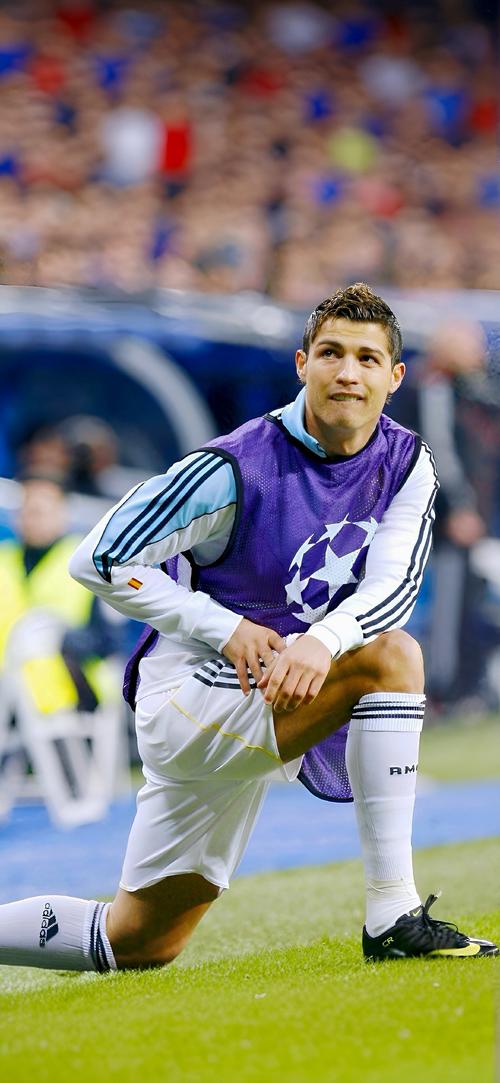 状态出色！唐斯全场投篮23中13，暴砍35分18篮板豪华两双（唐斯手感火热，23投13中砍下35分18篮板，豪取大号两双）