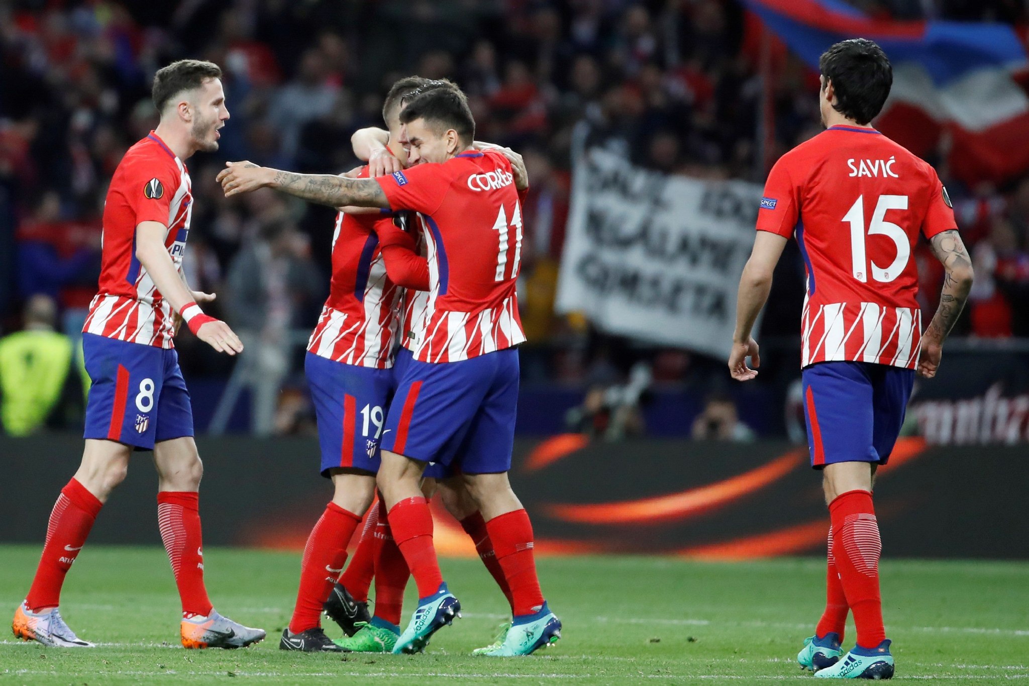 教练赛后把功劳全给了球员（赛后教练将全部功劳归于球员）