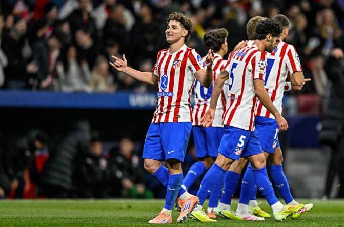 罗体：卢卡库本周末可能归队，预计意超杯半决赛踢米兰时复出（罗体报道：卢卡库周末有望归队，预计意超杯半决赛对阵米兰时复出）