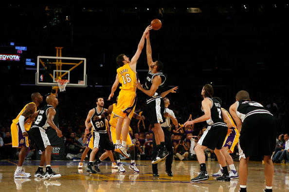 1988年港台明星台球赛洪金宝刘德华等参赛（1988年港台明星台球赛：洪金宝、刘德华等同台参赛）