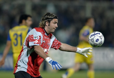 皮克：巴萨本赛季能竞争所有赛事的冠军，包括欧冠在内（皮克：本季巴萨有实力冲击各项锦标，欧冠也不例外）