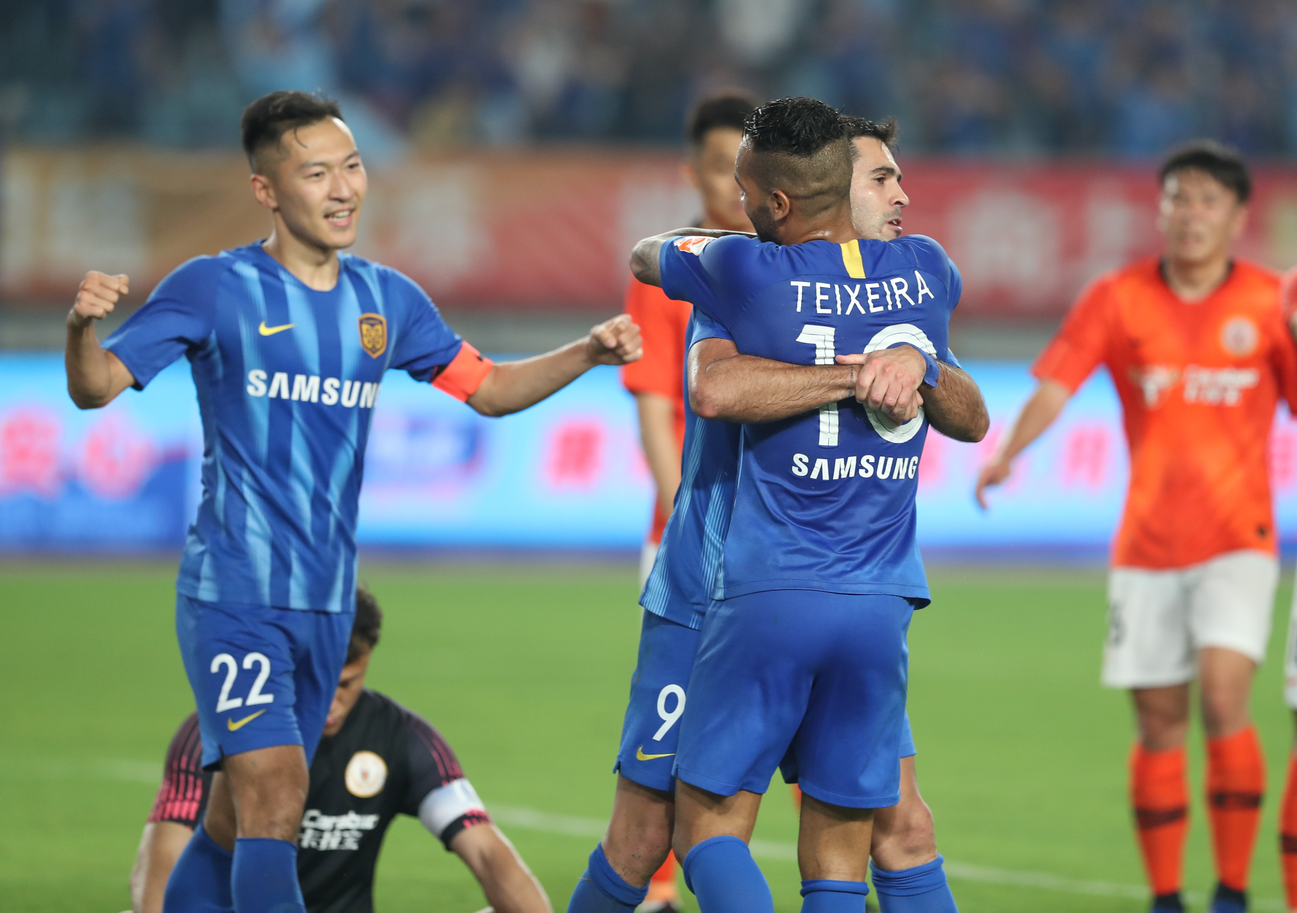 法尔克：格纳布里想留队，但拜仁不想再为他支付高薪（法尔克：格纳布里愿留队，拜仁无意继续为其支付高薪）