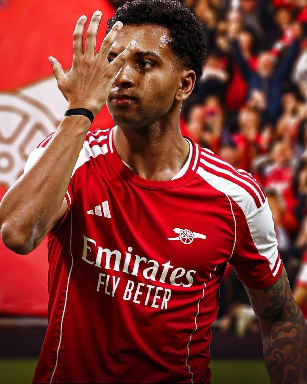 足球报：本土教练担纲国足主帅的可能性大增，邵佳一已报名（足球报：本土教头接任国足主帅概率走高，邵佳一已报名）